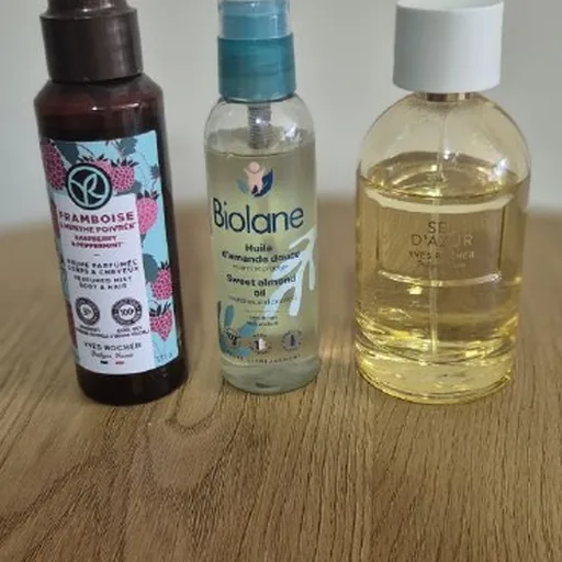 Спрей Yves Rocher, детское масло Biolane, парфюмерная вода Yves Rocher
