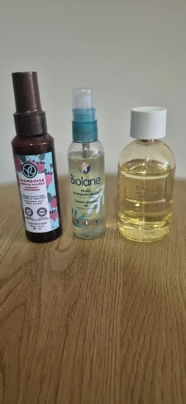 Спрей Yves Rocher, детское масло Biolane, парфюмерная вода Yves Rocher