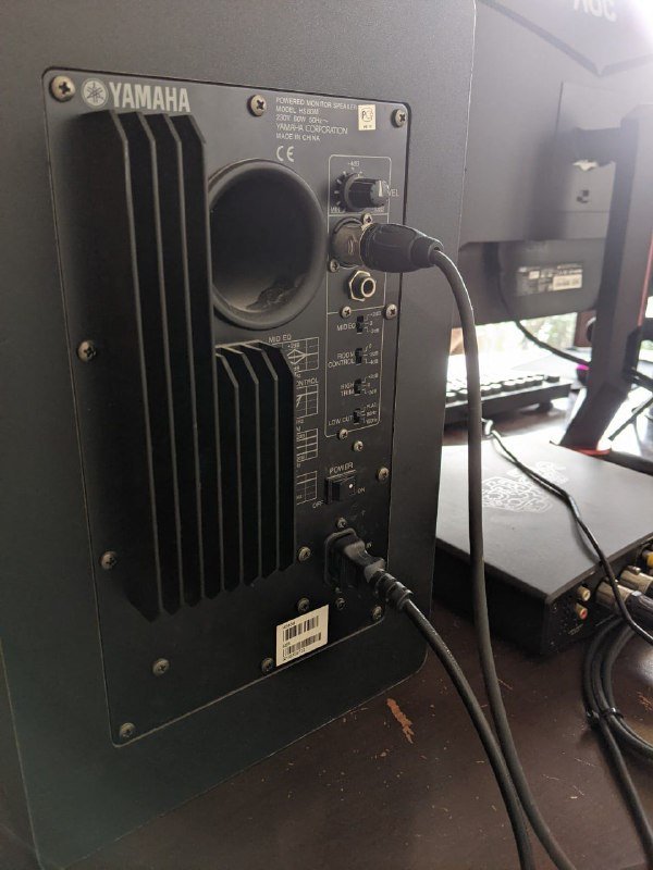 Активные студийные мониторы Yamaha HS80M 5