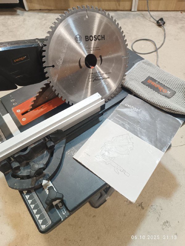 Комбинированная торцовочная пила Dnipro-M SC-25LD