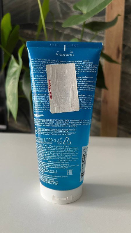 LA ROCHE-POSAY очищающий пенящийся гель для кожи 2