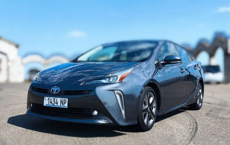 Toyota Prius XLE Hybrid 1