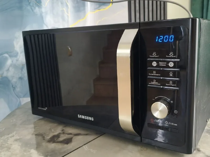 Микроволновая печь Samsung 1