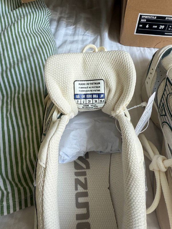 Mizuno shoes size 6 UK 5