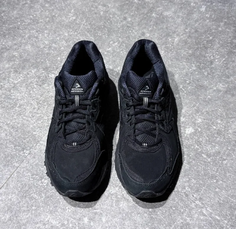 Brooks Adrenaline Walker 3 sneakers 1