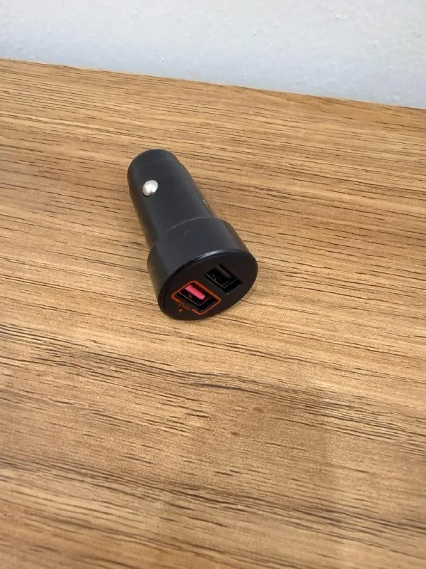 Автомобильная USB зарядка