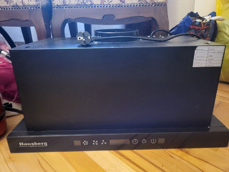 Зеркало в раме, стул барный, стол деревянный, вытяжка Hausberg, скутер Honda today + шлем 5