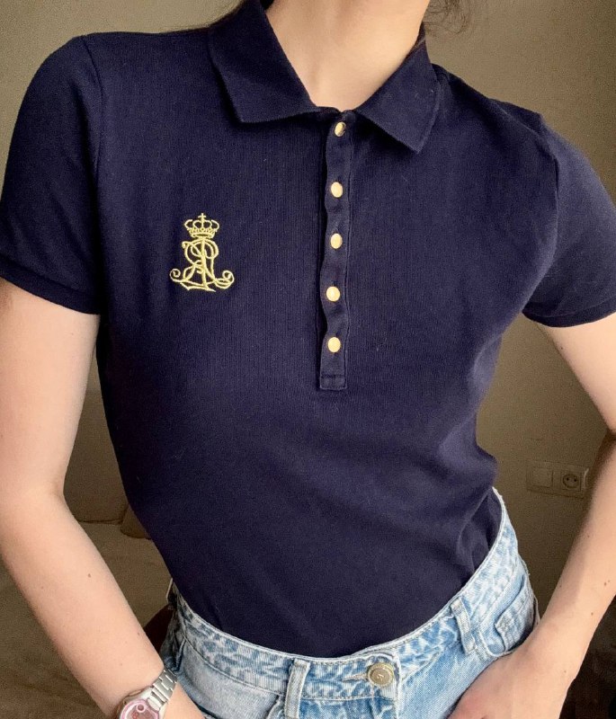 Футболка DKNY, Футболка Karl Kani, Футболка с принтом BRATZ, Топ Iets Frans, Топ Pinko, Безрукавка Burberry Golf, Винтажное поло Ralph lauren, Галстук Giorgio Armani 7