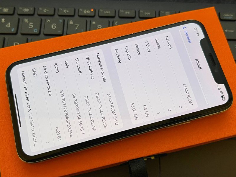 iPhone X 64 ГБ белый 9