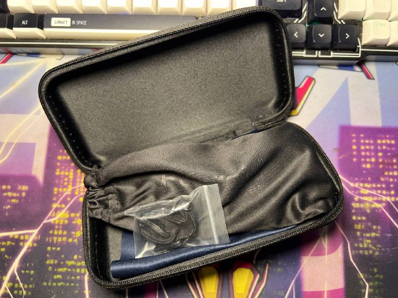 очки Polaroid солнцезащитные с чехлом 2