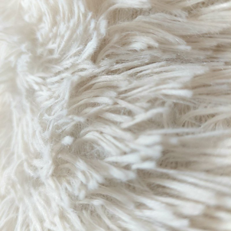 Белая декоративная пушистая подушка JYSK 6