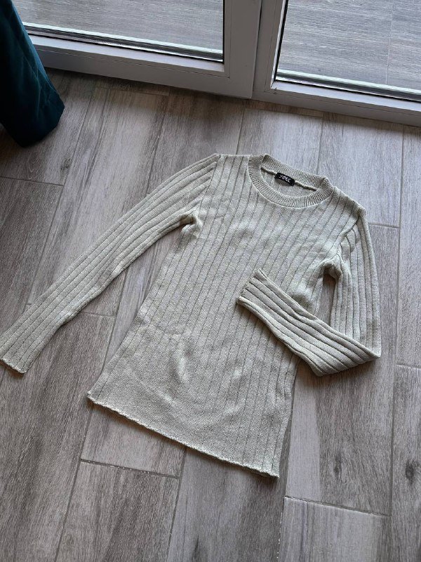 Розовый, зеленый и бежевый свитера размер М 5