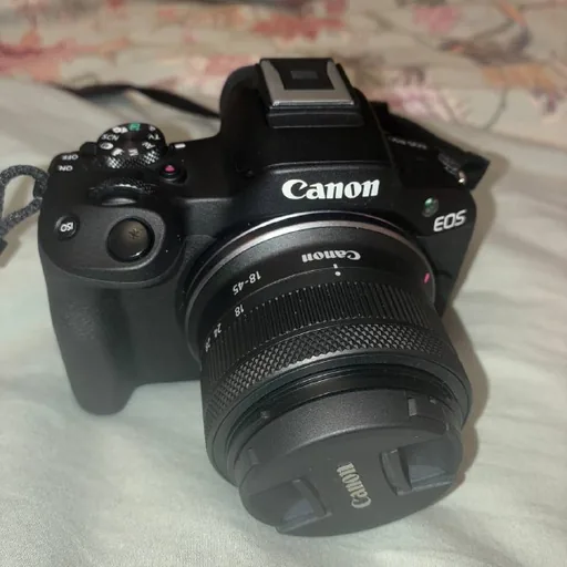 Фотоаппарат Canon EOS R50, объектив Canon RF 100-400mm, Onkyo CD-плеер, Onkyo стереоресивер, плеер Yamaha BD S681
