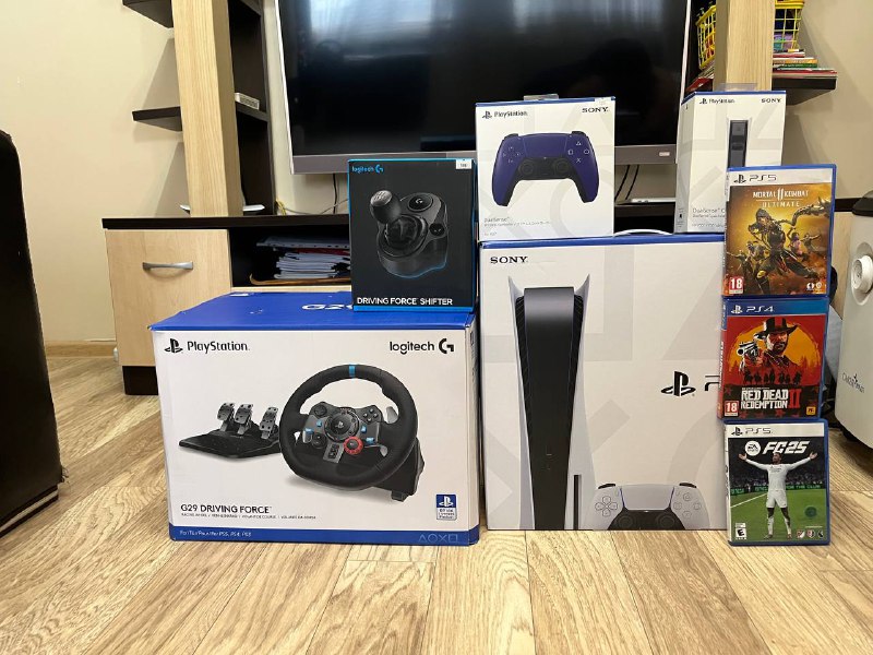 Playstation 5, Dualsense, Charging station, Logitech g29, Shifter, Games
