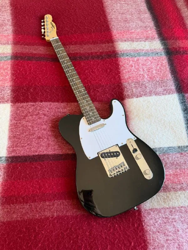 Электрогитара Squier By Fender Legacy Bullet 1