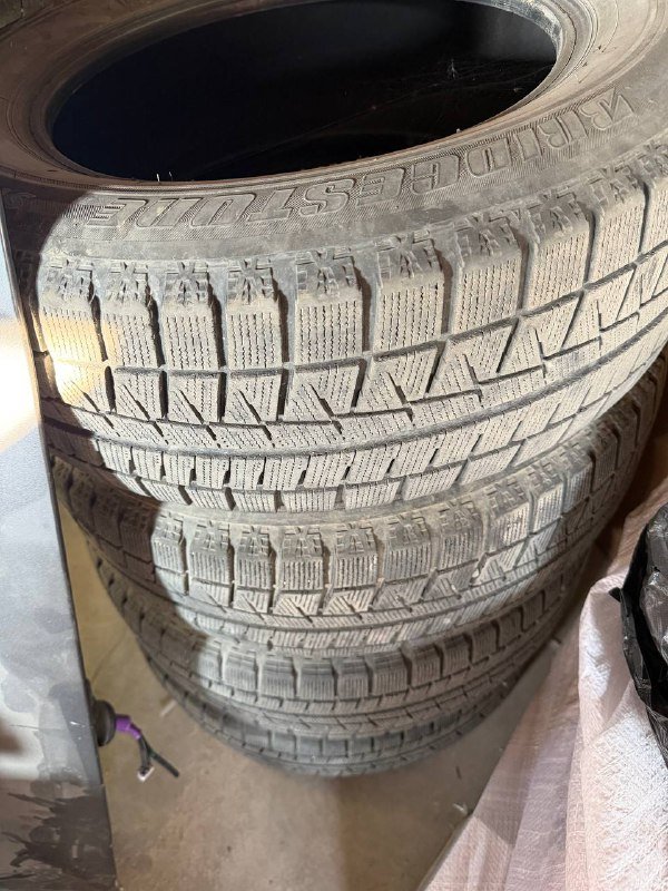 Комплект зимних шин Bridgestone Blizzak 215/60 R16