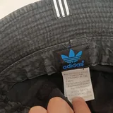 Ray Ban Erika очки, панама Adidas, аниме фигурка 9