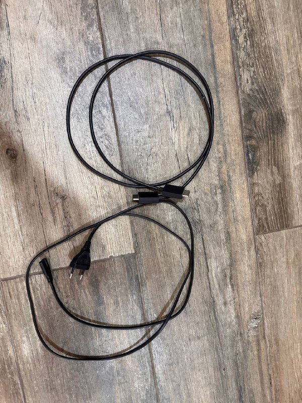 PlayStation 5 Slim, 2 контроллера, кабели 3