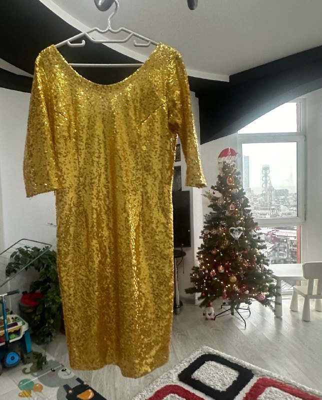 Золотое платье с пайетками на Новый год