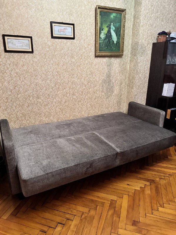 диван Embawood, старинная кровать, стулья, посуда 2