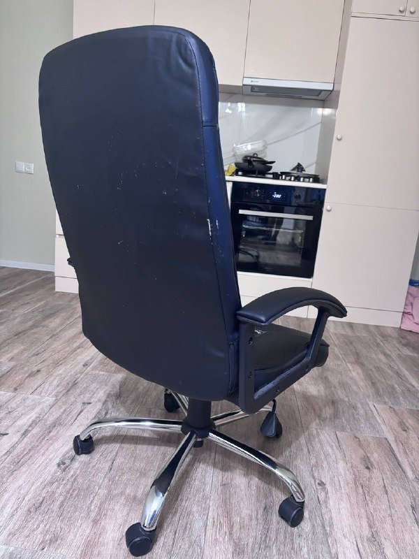 Кресло на колёсиках с регулировкой высоты 2