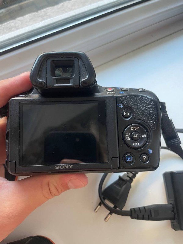 Фотоаппарат Sony alpha 37 с объективами 18-55мм, 50мм 4