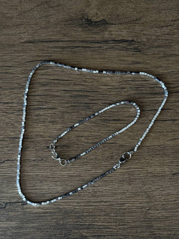 перчатки, платок, горжет, искусственный жемчуг, цепочка и браслет, банка блесток 5