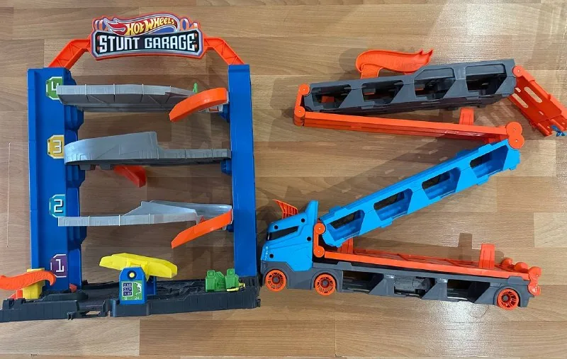 Hot Wheels гараж и трек