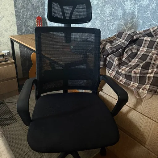 Офисное кресло