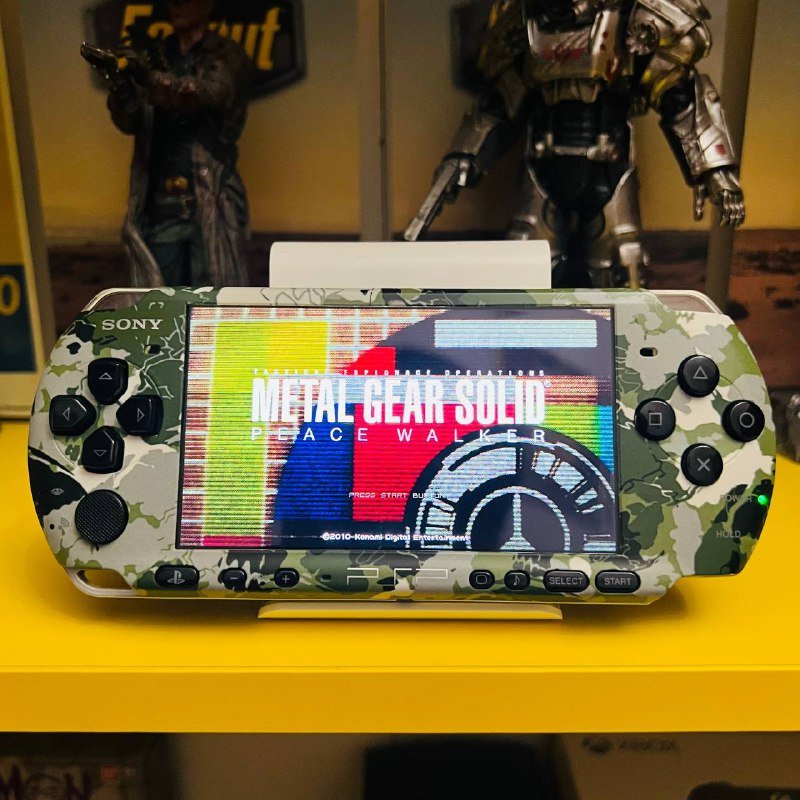 PSP 3000 Metal Gear Solid Peace Walker Edition