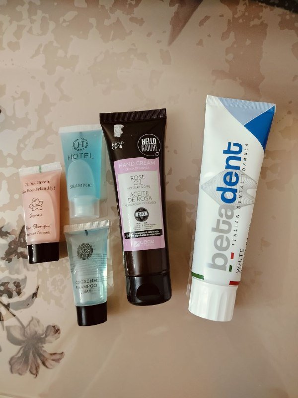 Зубная паста Betadent, крем для рук, шампуни