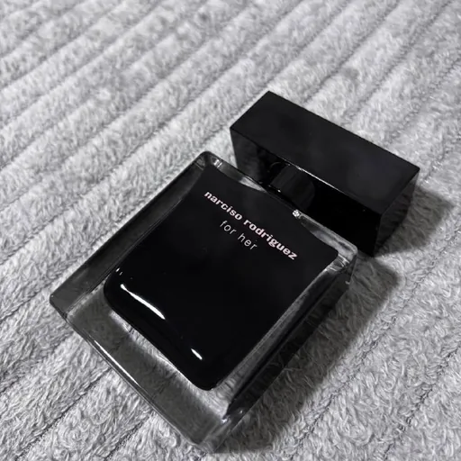 Парфюм Narciso Rodriguez и Angel Schlesser, утюжок Dewal