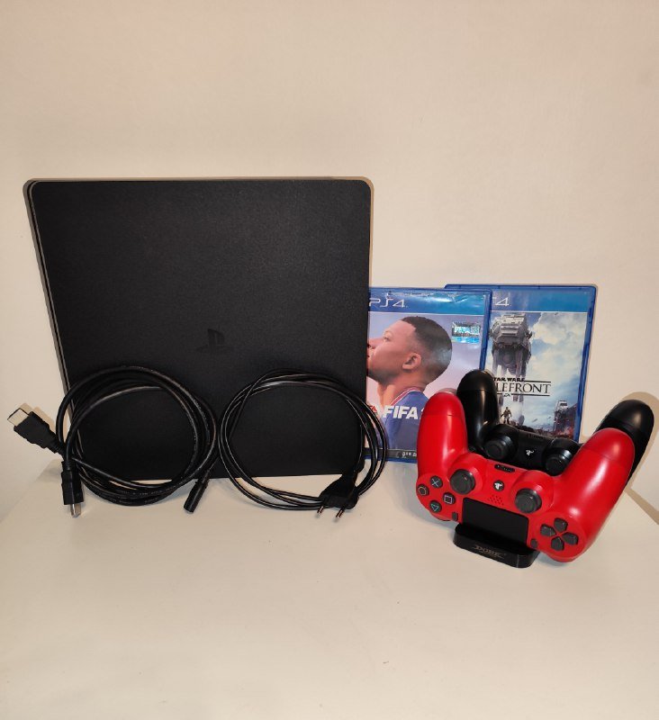 PlayStation 4 Slim 512 ГБ, 2 джойстика, 3 игры