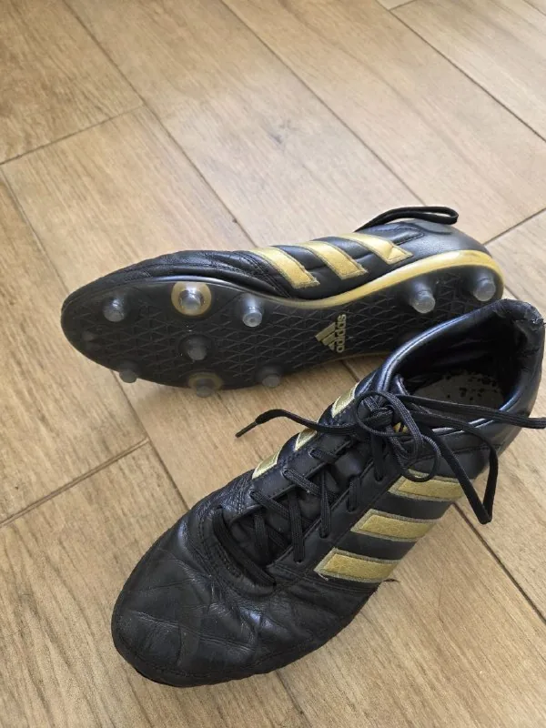 Adidas ბუცები 1