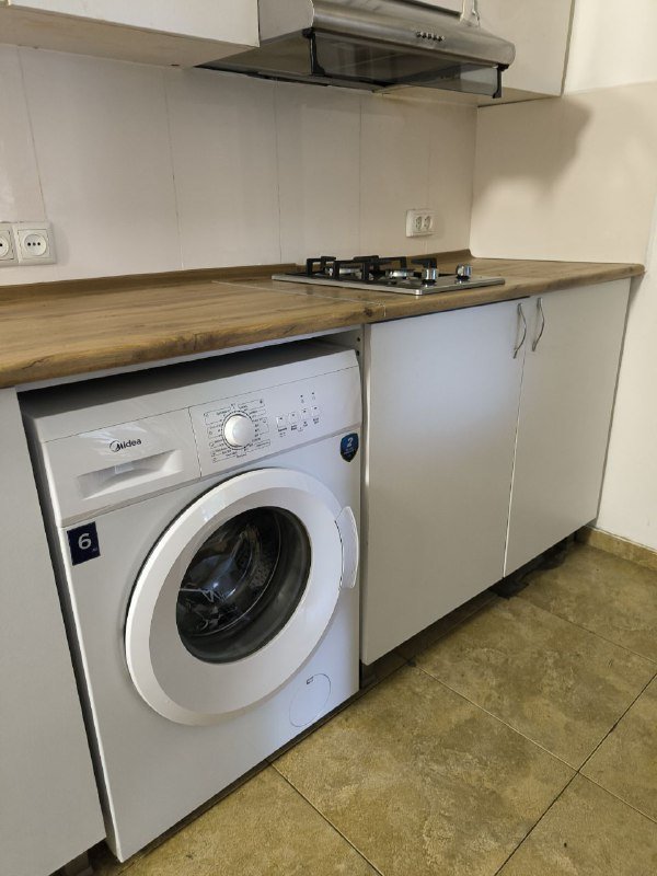 Кухонный гарнитур, газовая плита, холодильник, вытяжка, духовка Artel 2