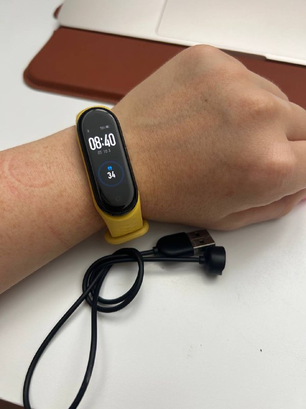Фитнес-часы Xiaomi Mi Band 5, наушники Xiaomi Mi True Wireless, ремешок Apple Watch, косметика