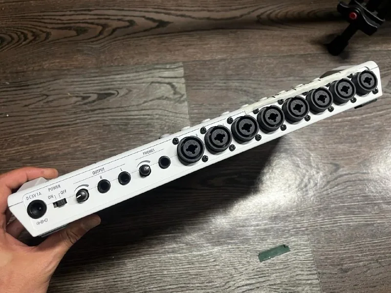Zoom R16 аудиоинтерфейс, мультитрек рекордер 1