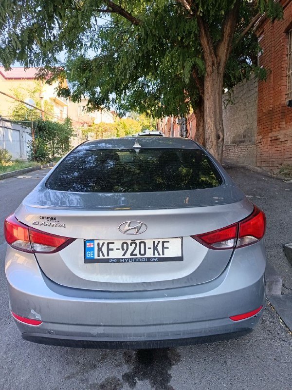 Hyundai Elantra car 6