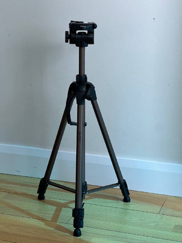 надувной круг с вишенками, надувная пицца, штатив, колонки Logitech Z150, Action camera GO PRO HERO 4, мужской бомбер NIKE, женская джинсовка, женский жилет JJXX