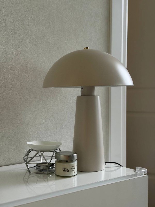 Настольная лампа