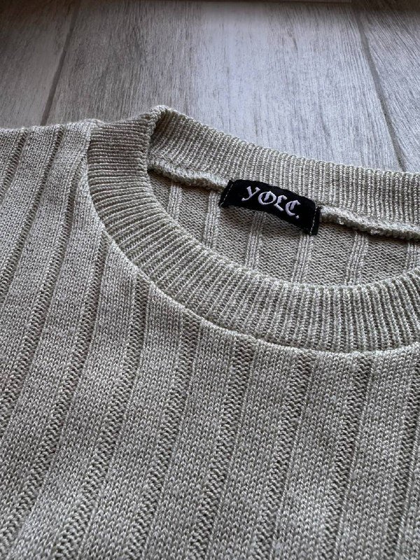 Розовый, зеленый и бежевый свитера размер М 6