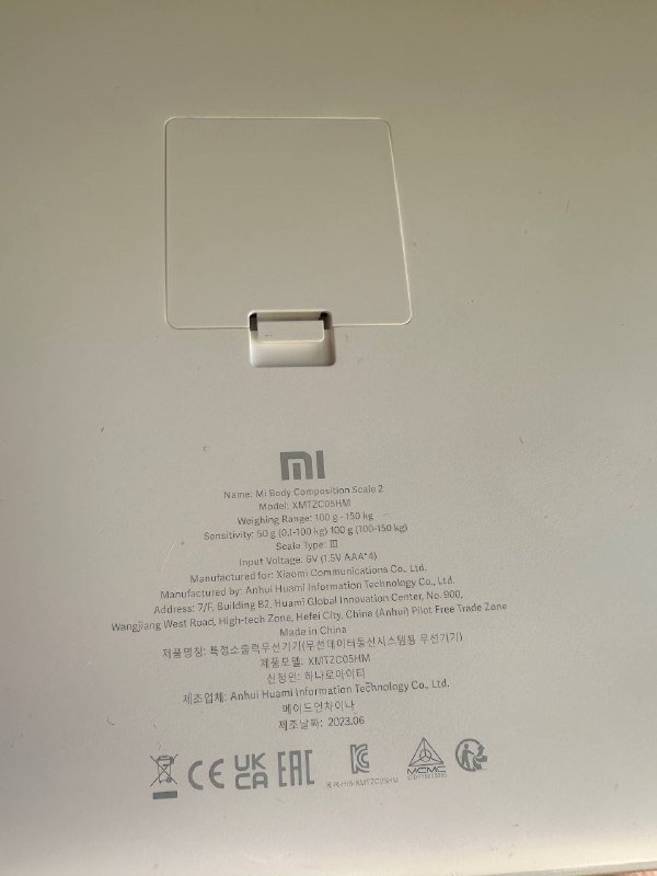 Алиса YNDX-0001, пылесос dyson V15, весы Mi Body, монитор Xiaomi, стул MARCUS, стол UTESPELARE, учебник корейского языка, две вазы 4