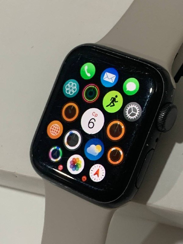 Apple Watch SE 40mm GPS 4