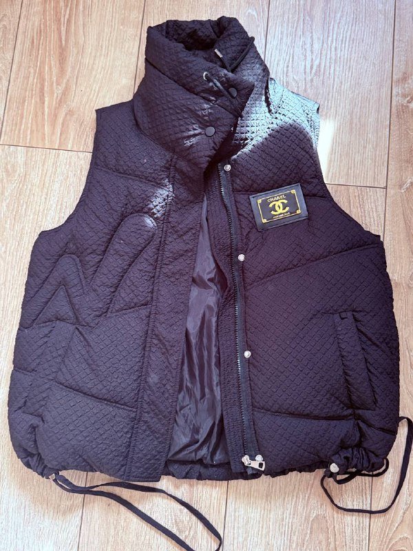 Жилетка женская черная стеганая