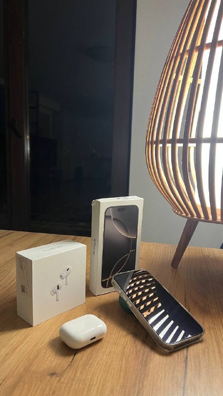 IPhone 16 pro 256 GB, наушники AirPods 2 Pro