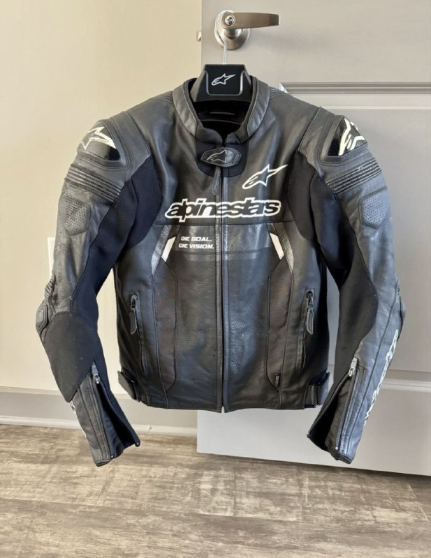 Кожаная мотокуртка Alpinestars Missile V2 Ignition, размер USA 38 EUR 48