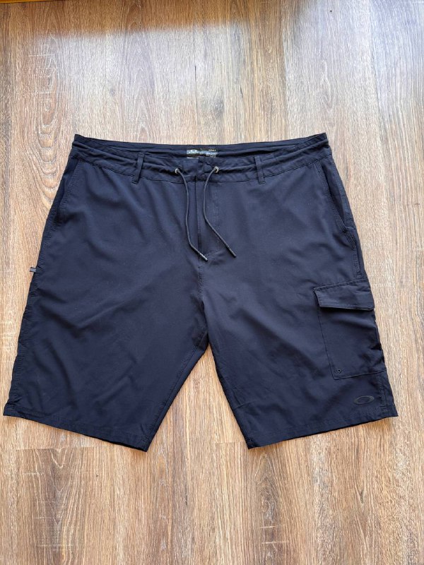 Футболки Yamaha, Kappa, Diesel, Carhartt, Mammut, шорты Ed Hardy, Oakley, кроссовки Nike Air Max, карго Jack Wolfskin 7