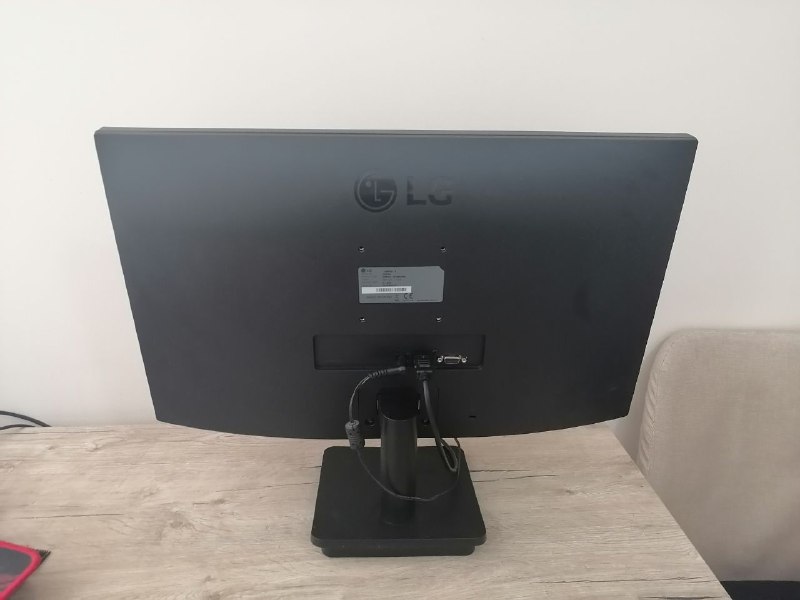 Монитор LG 24MP400 3
