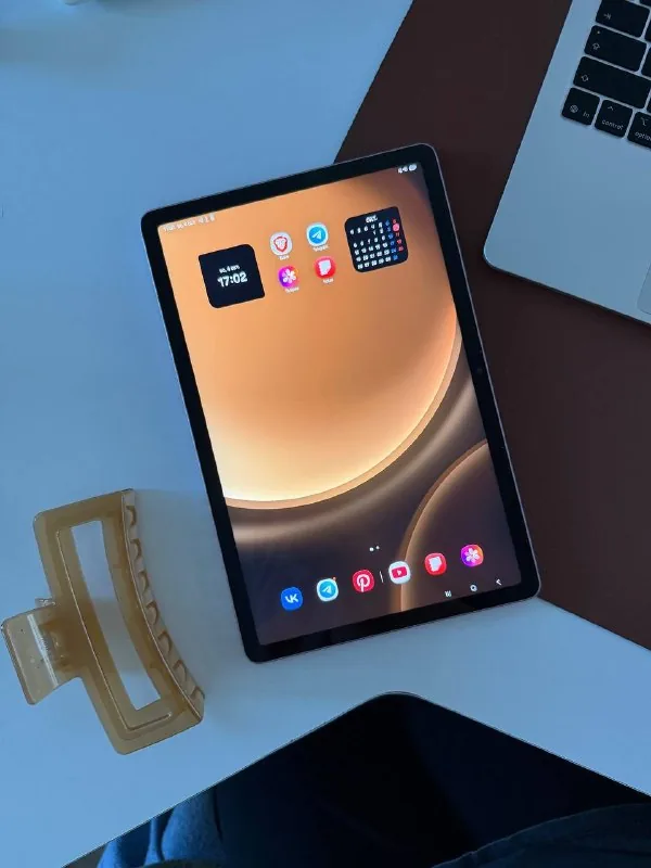 Планшет Samsung Tab S9 FE 1