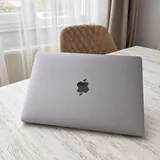 MacBook Air M4 — 16GB / 256GB 2